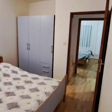 Anja Apartman *
